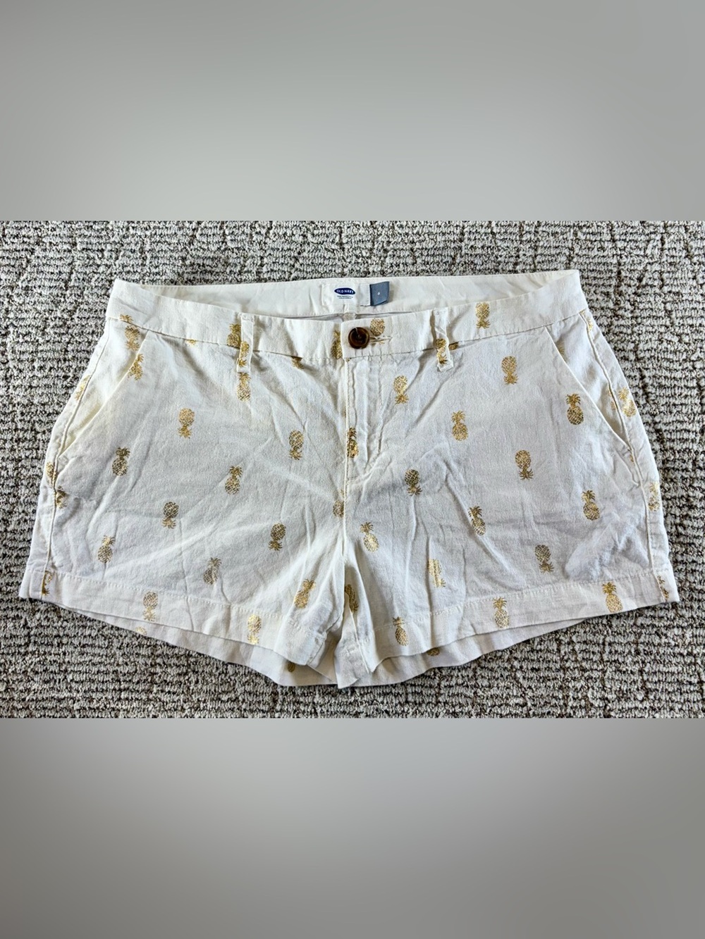 Old Navy Women’s Size 6 White with Gold Pineapple Linen Blend Shorts